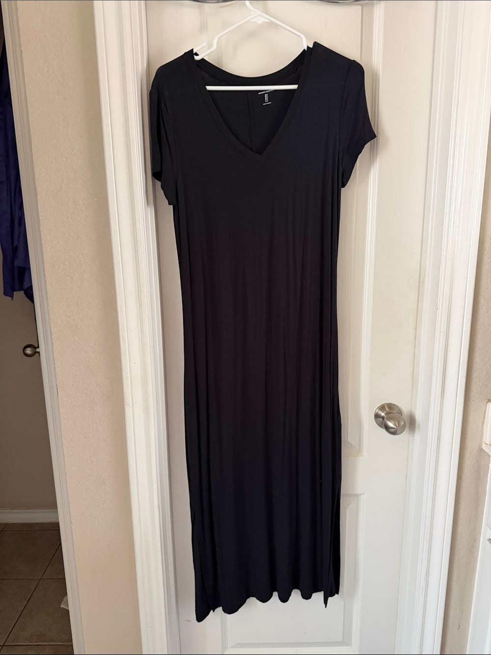 Amazon Essentials Black V-Neck Short Sleeve Maxi Dress